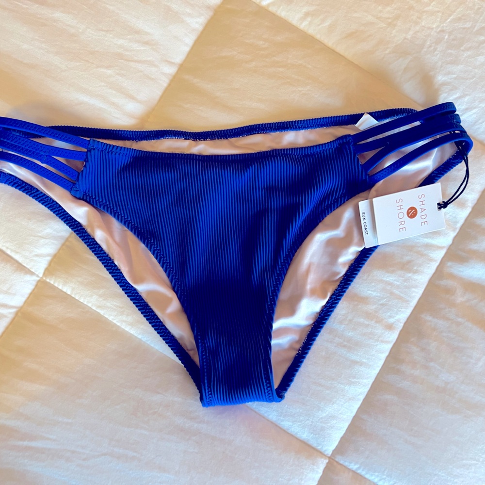 Blue Bikini - Picture 7 of 7